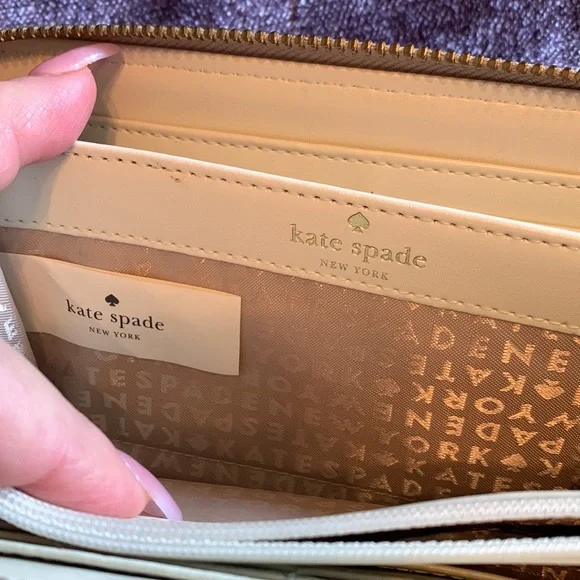 Beautiful Kate Spade ♠️ Wallet🔥 - Picture 6 of 10